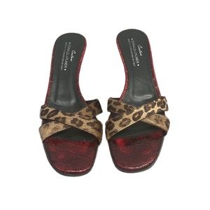 Gorgeous Donald J Pilner couture slip on kitten heel sandals